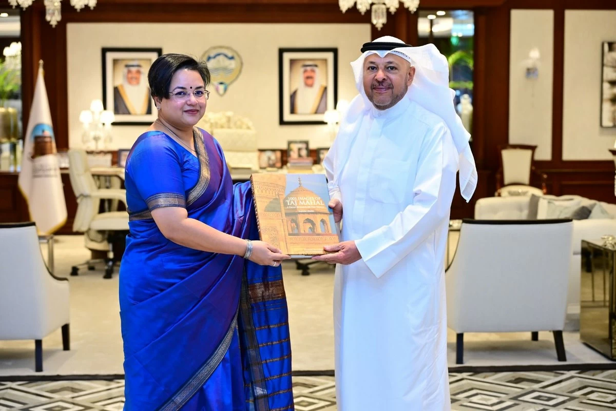 Farwaniya Governor, Indian envoy vow to boost strategic cooperation