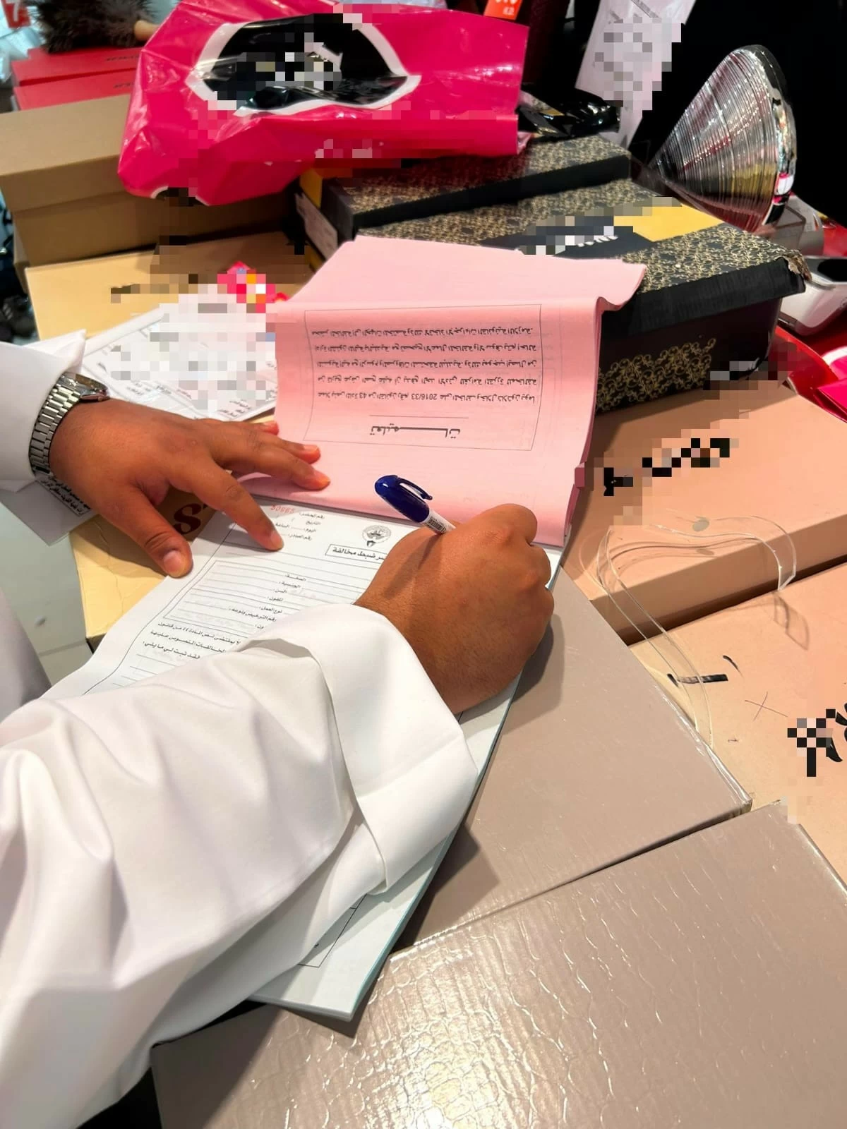 Clampdown on Violations: Kuwait Targets Illegal Ads and Unlicensed Shops