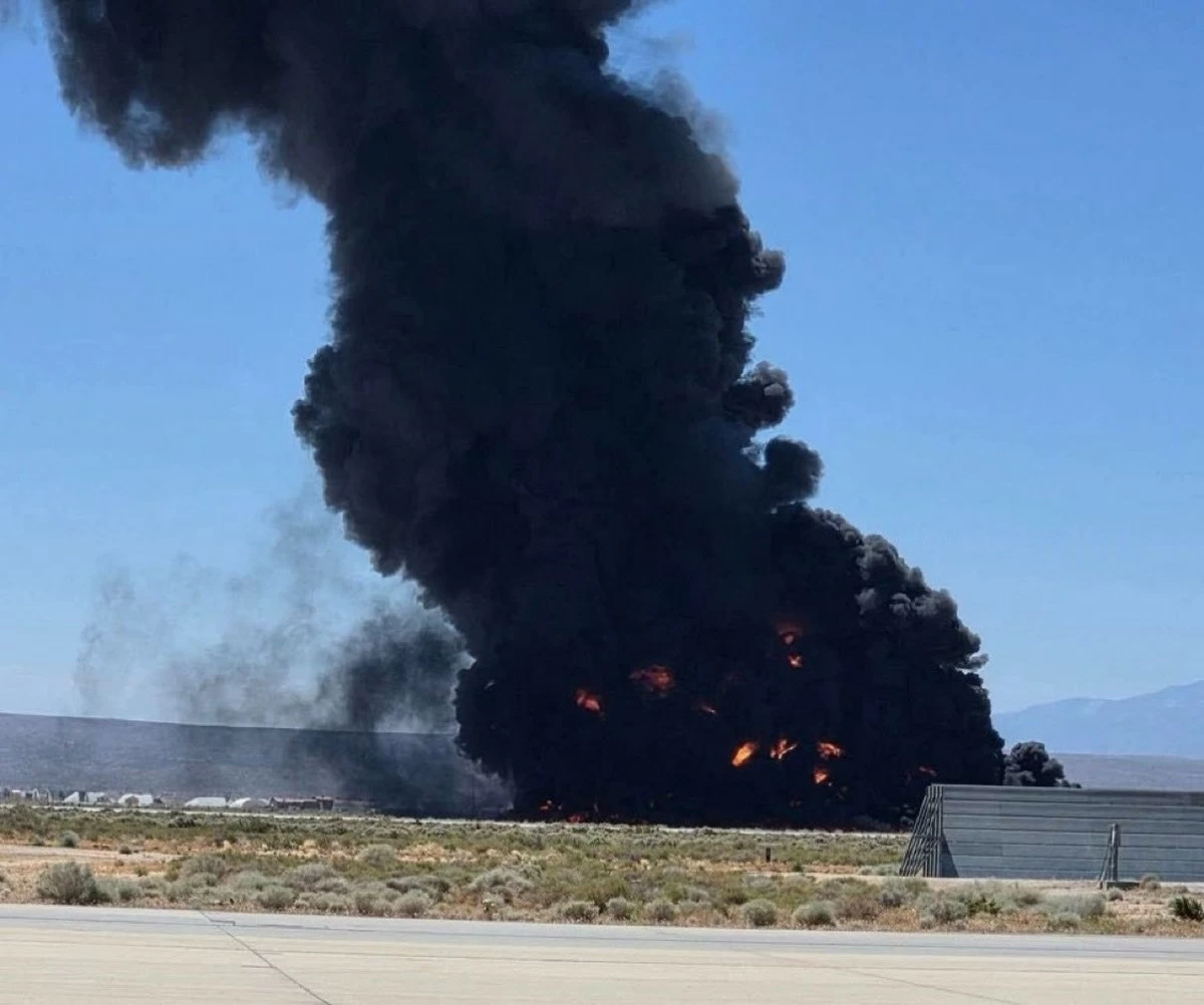 B-52 Bomber Crashes Shortly After Takeoff