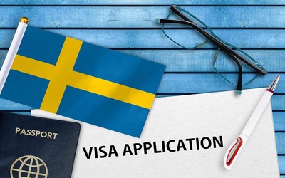 Sweden Passes Law to Strip Residency Over ‘Bad Behaviour’ in Major Immigration Crackdown
