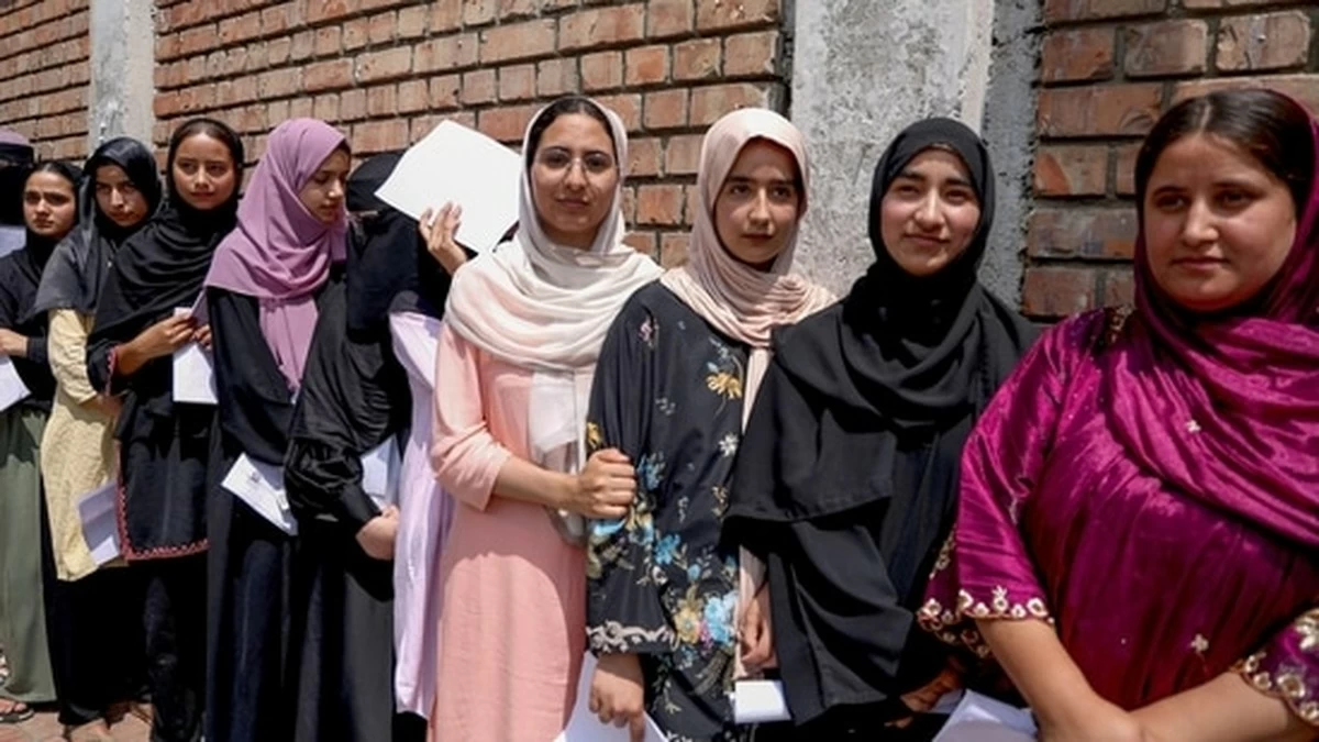 Muslim Student Wearing Burqa Allegedly Denied Entry for NEET Re-Exam in India's Ajmer