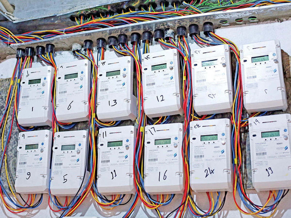 Smart meters to control water use in residences