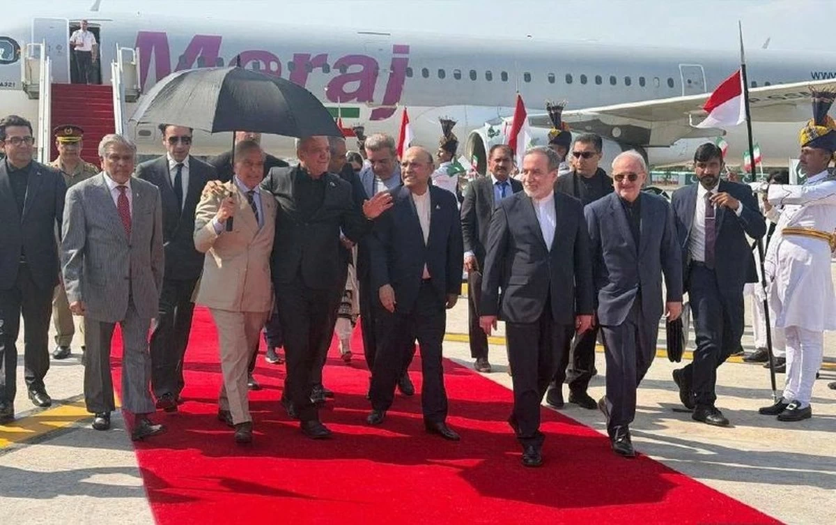 Iran, Pakistan Stress Security Cooperation During Pezeshkian Visit