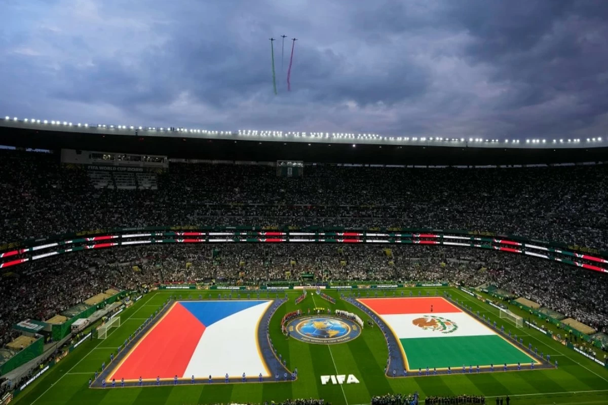 Homophobic chant returns in Mexico&rsquo;s World Cup match against the Czech Republic
