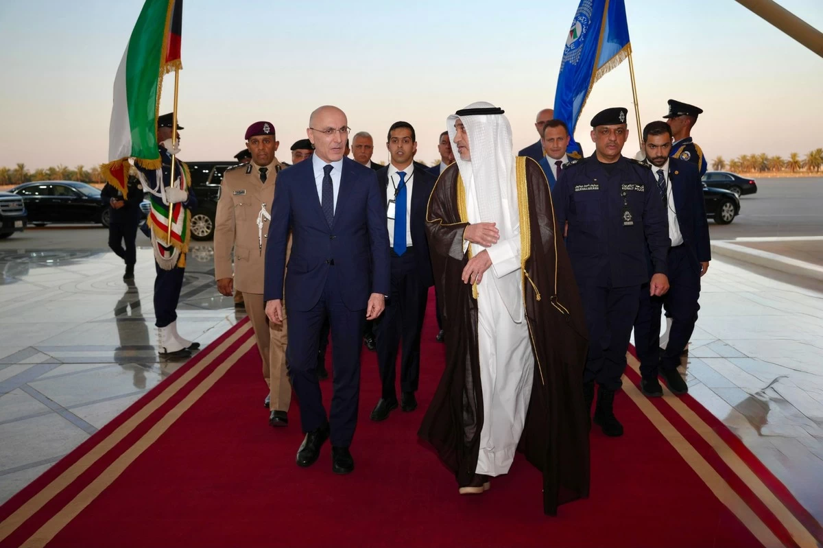 Kuwait&rsquo;s First Deputy PM receives Lebanese Minister of Interior