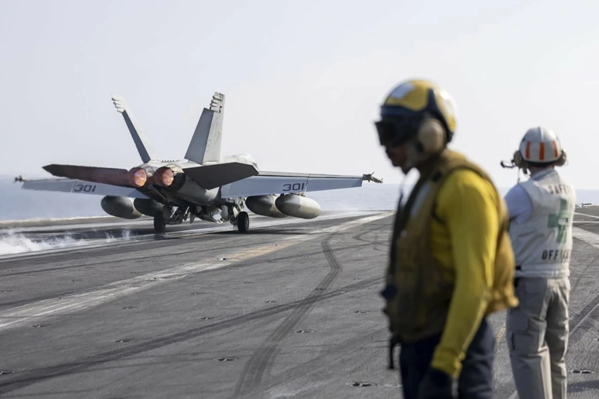 US Launches New Strikes Near Strait of Hormuz as Explosions Rock Southern Iran