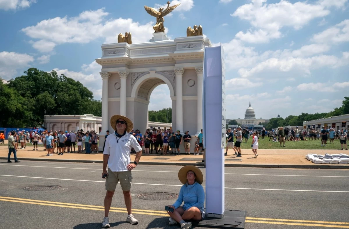 Scorching Heat Hits America 250 Events, Trump Visits Mount Rushmore