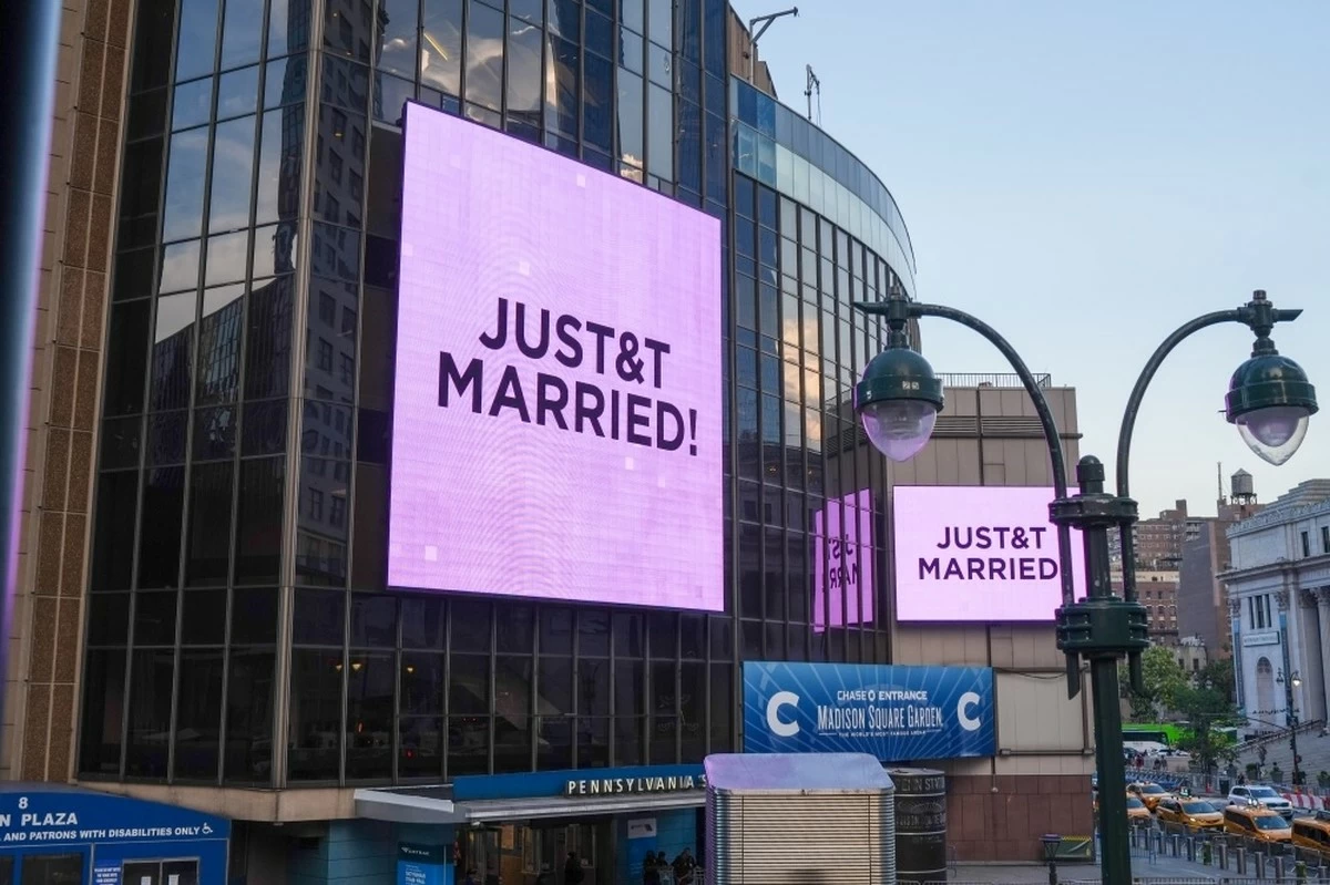 Taylor Swift and Travis Kelce marry in front of famous friends at Madison Square Garden