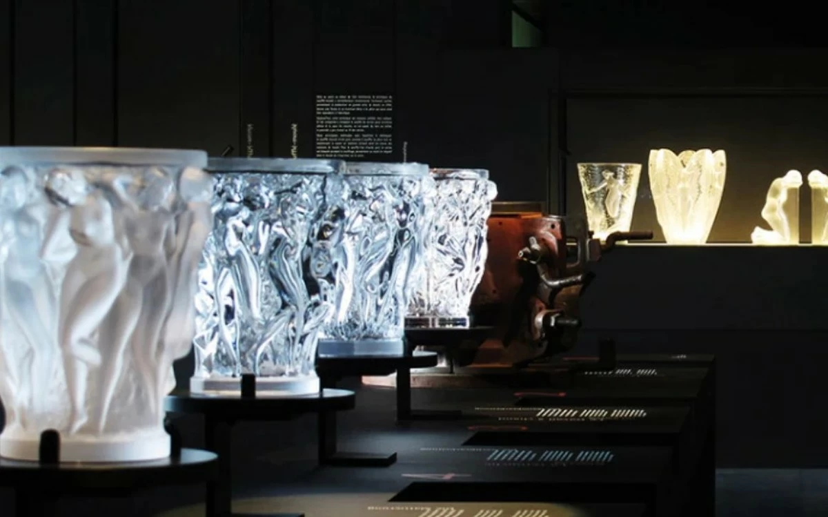 Thieves Steal &euro;4 Million Worth of Jewelry from France's Lalique Museum