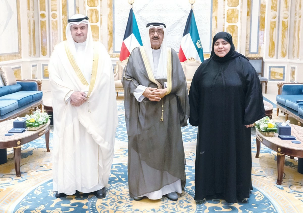 Amir receives Justice Minister, Education Minister, officials