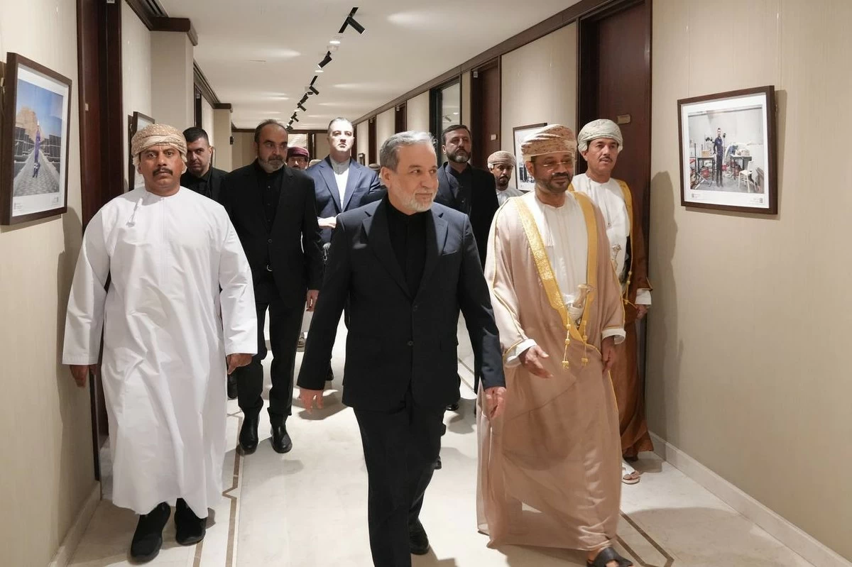 Iran FM in Oman as Hormuz Row Threatens Ceasefire