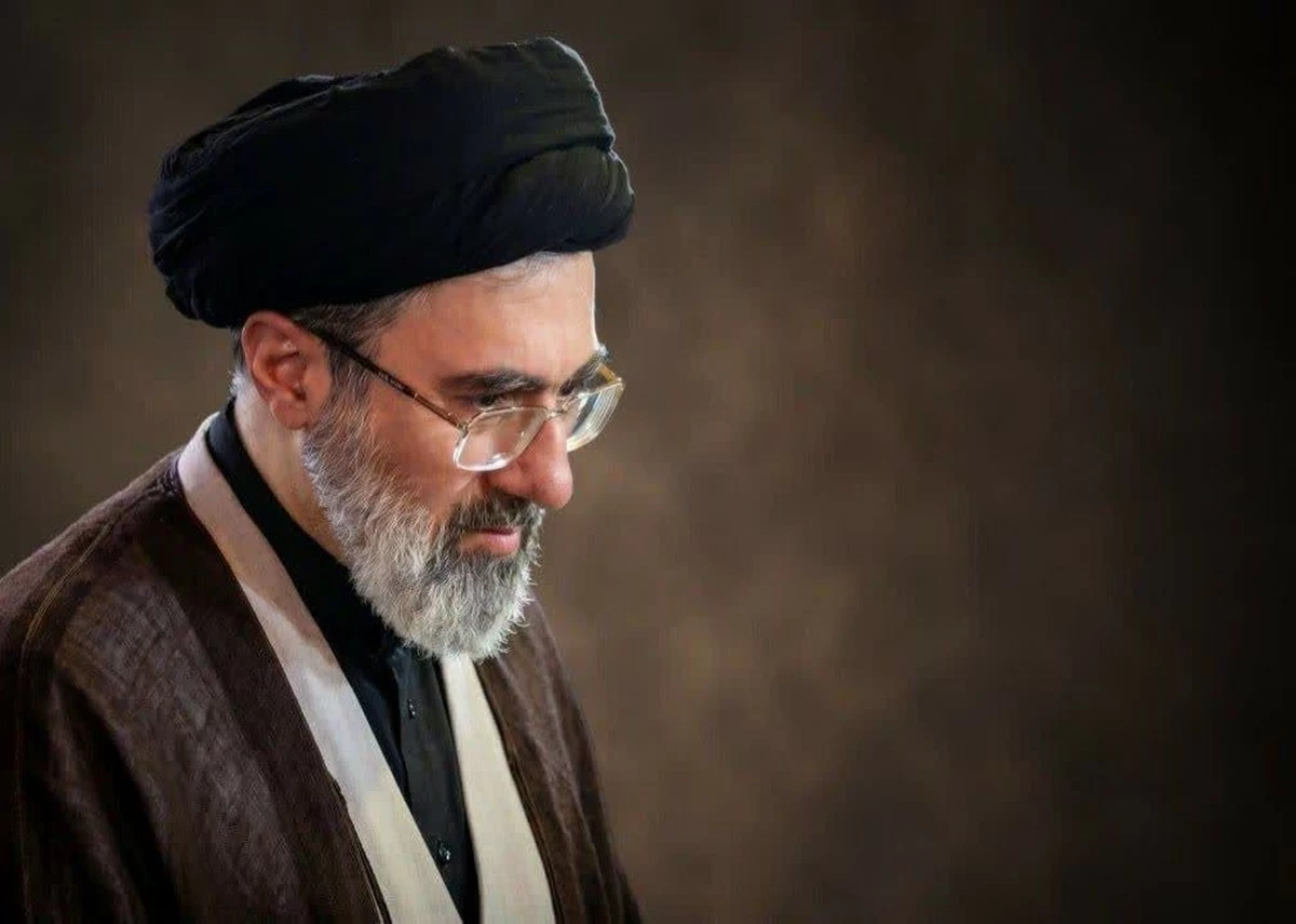 New Image by IRGC Fails to End Online Speculation Over Mojtaba Khamenei