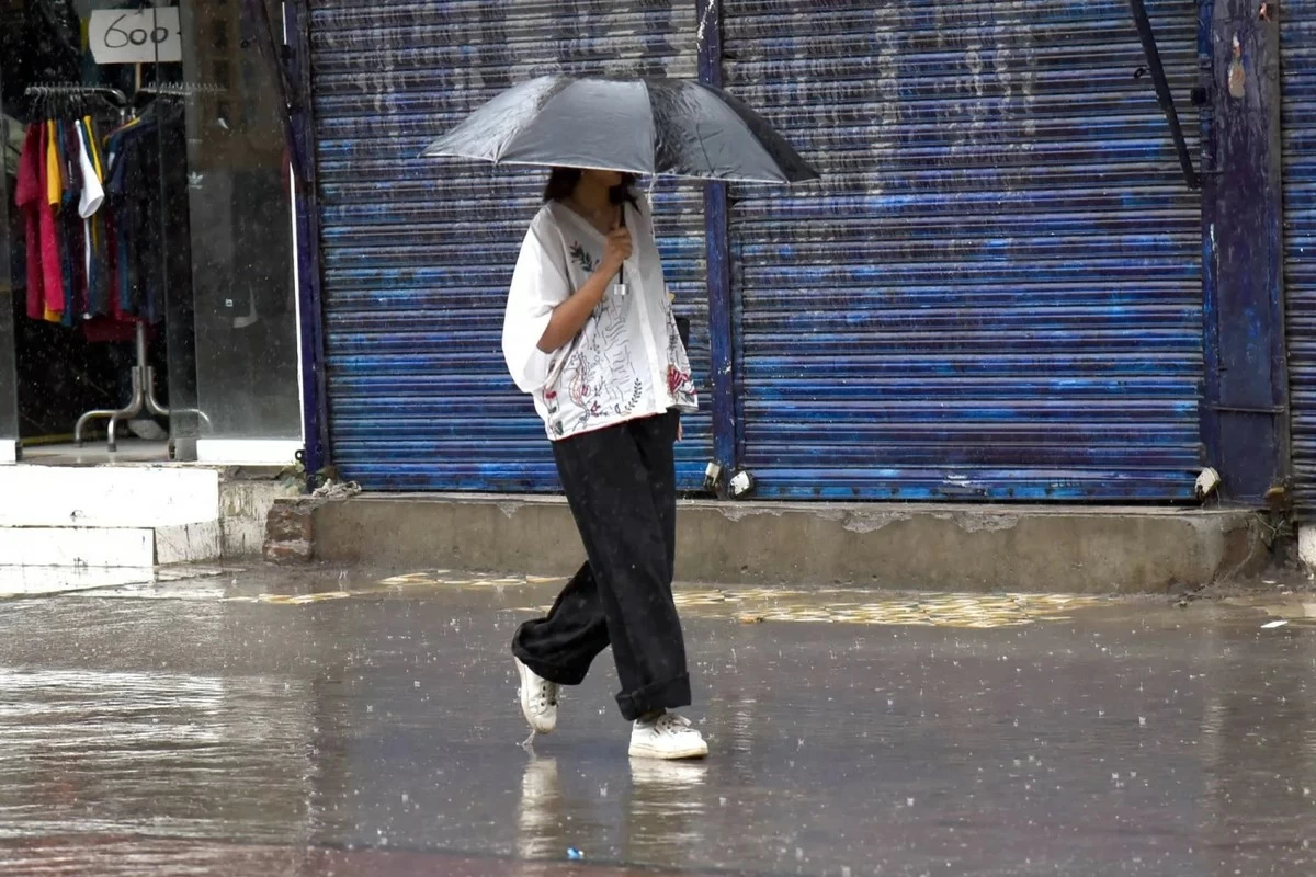 Heavy rain collapses roof and kills 11 people in northwest Pakistan