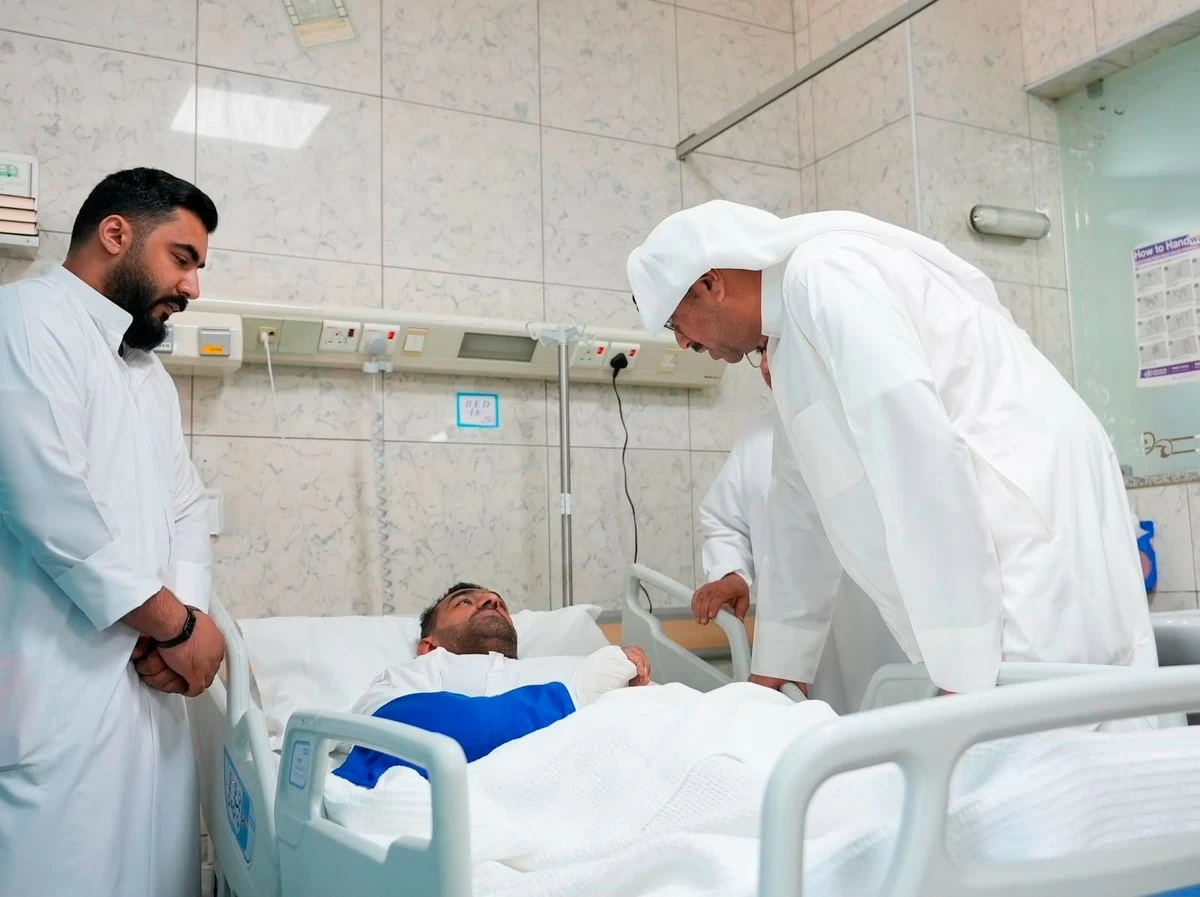 Defense Minister Visits Navy Personnel Injured in Iranian Attack
