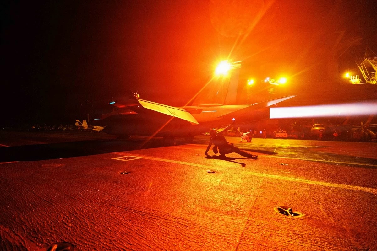 Explosions Rock Konarak, Ahvaz and Near Bandar Abbas as U.S. Strikes Continue