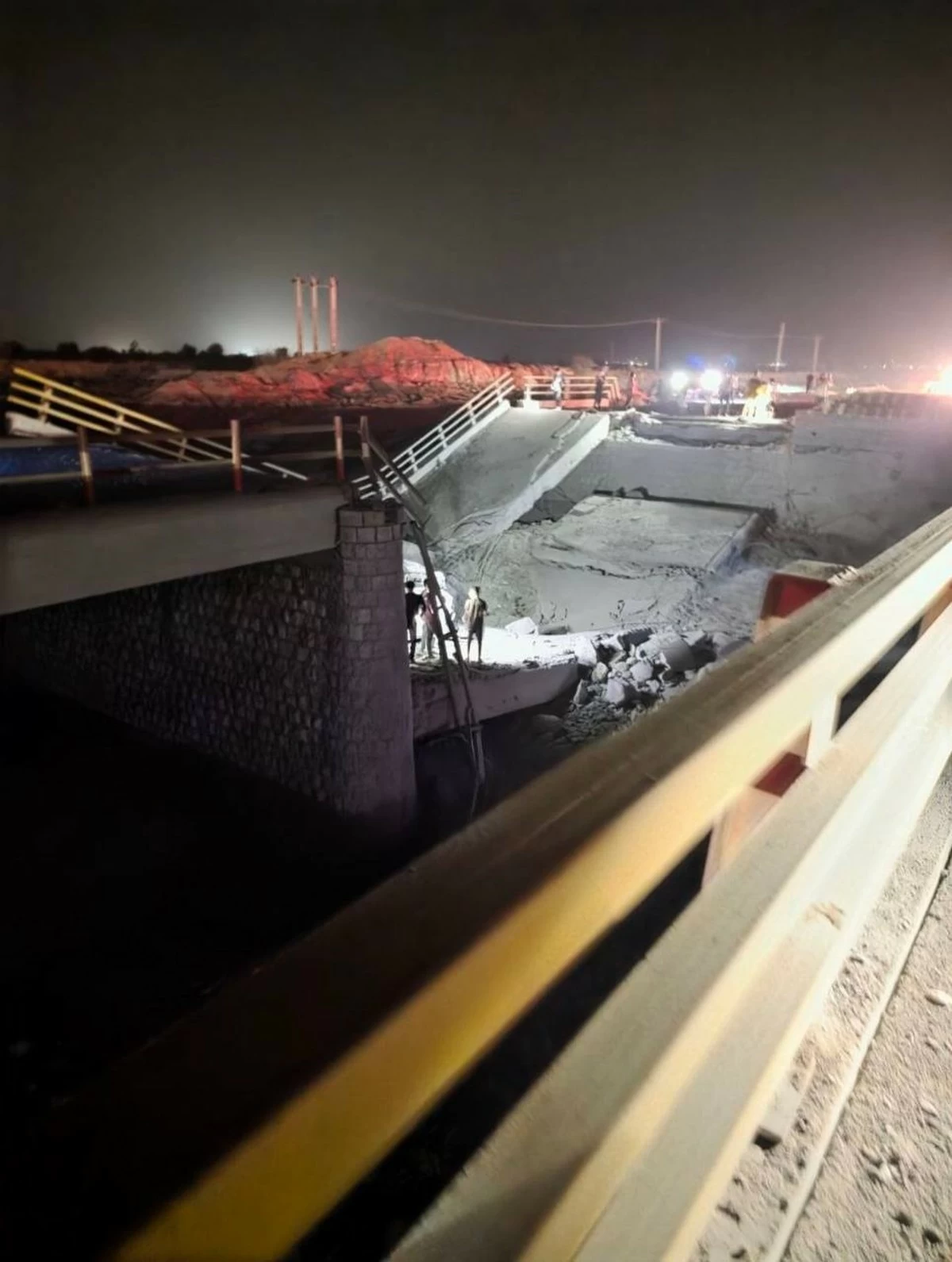Iran Reroutes Bandar Abbas Rail Services, Urges Power Conservation After Infrastructure Damage