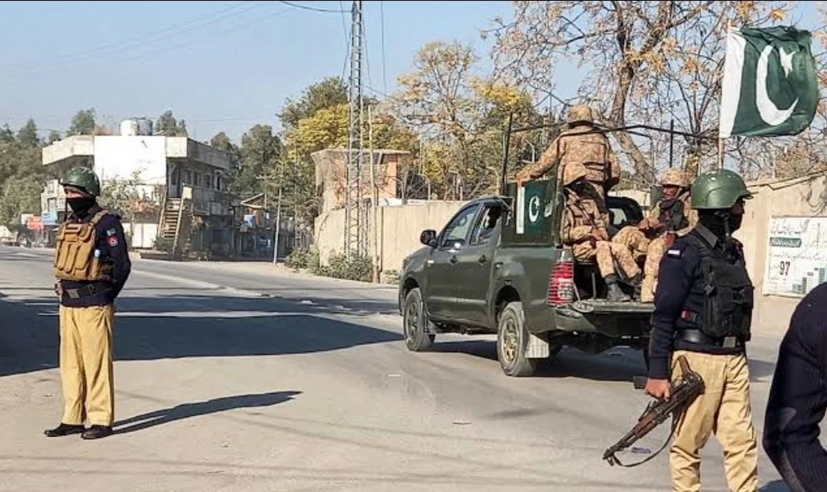 Pakistan Kills 24 Militants in Northwest Raids After Deadly Attacks