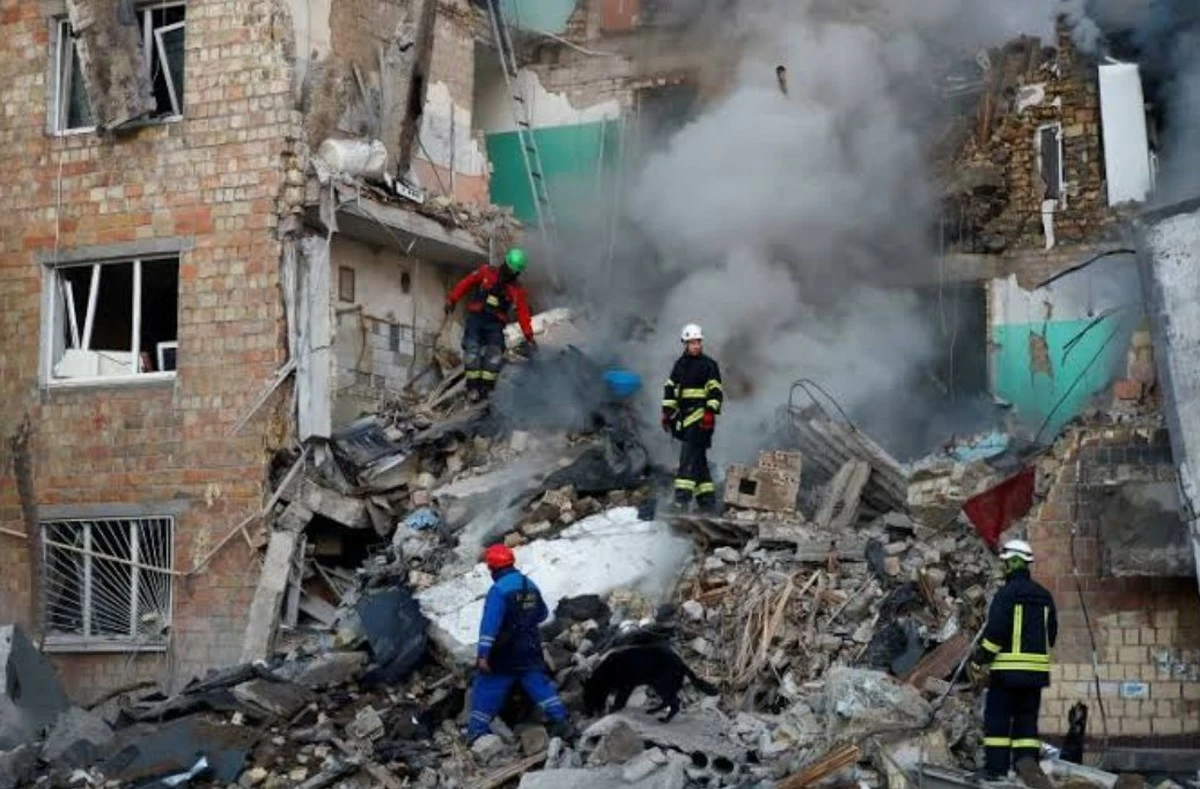 Russia Says Ukrainian Drone Attack Kills 7, Injures Dozens; Kyiv Reports Russian Strike Casualties