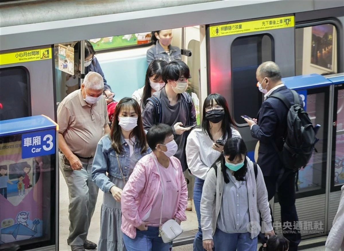 Taiwan enters new COVID-19 epidemic phase as cases surge 66.5%