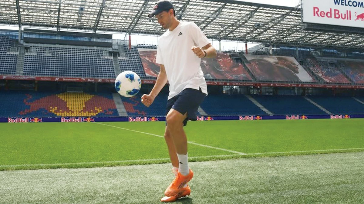 Tennis champion Thiem begins a new chapter in soccer