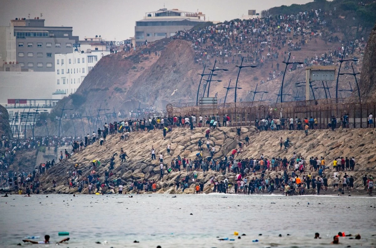 Nearly 69,500 Migrants Return to Morocco as 22 EU Leaders Seek Emergency Talks on Spain's Crisis