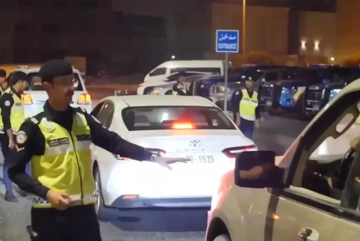 Kuwait Nets 12 Fugitives; Illegal Taxi Operation Run by Two Asians Busted