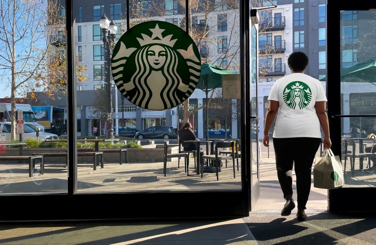 Police Raid Starbucks Korea Headquarters Over &lsquo;Tank Day&rsquo; Marketing Controversy
