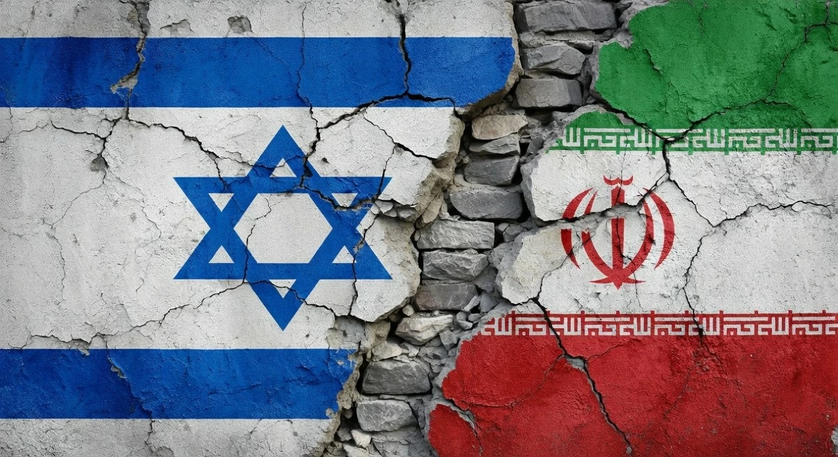 Iran Arrests 30 Over Alleged Mossad Links, While Israel Charges Two With Spying for Iran