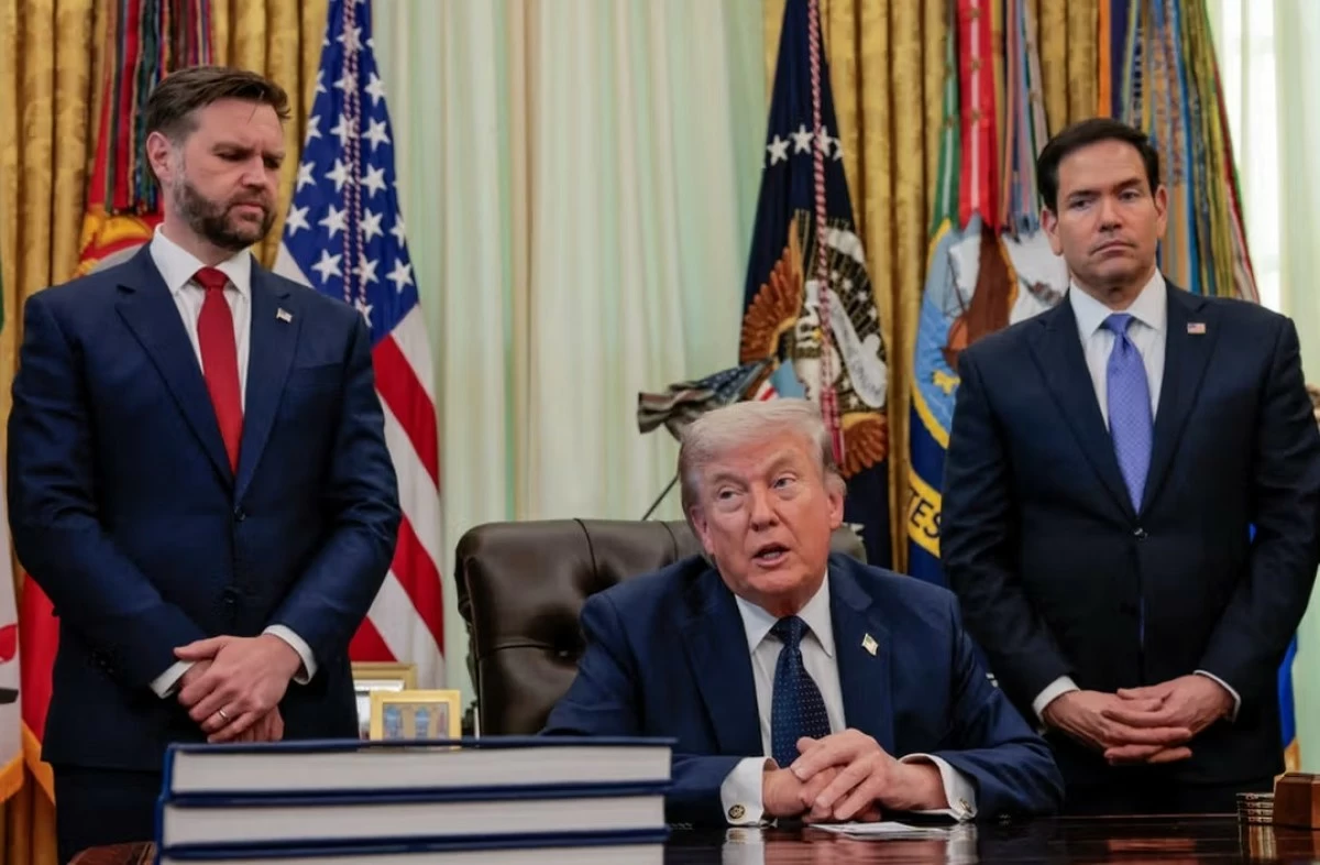 Trump Tells Donors He Wants JD Vance to Win 2028, Keeping Rubio in the Mix