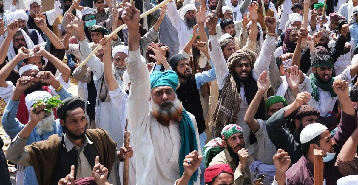 Pakistan Steps Up Fight Against Extremist Groups Amid Efforts to Improve Global Image
