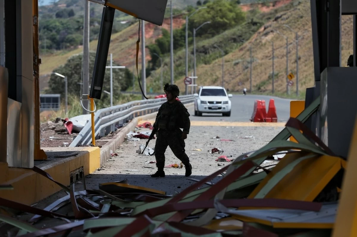 Car-bomb attack targets southwest Colombia a day after president takes office