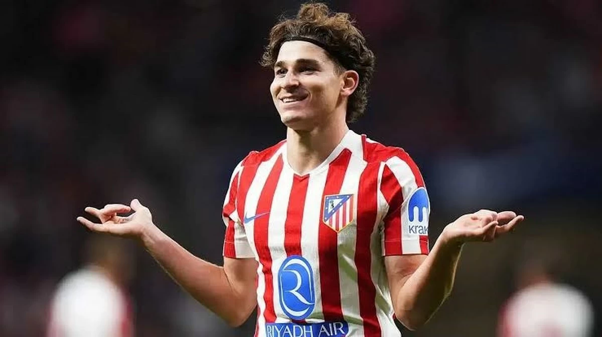 Barcelona pushes Julian Alvarez to seek Atletico Madrid exit