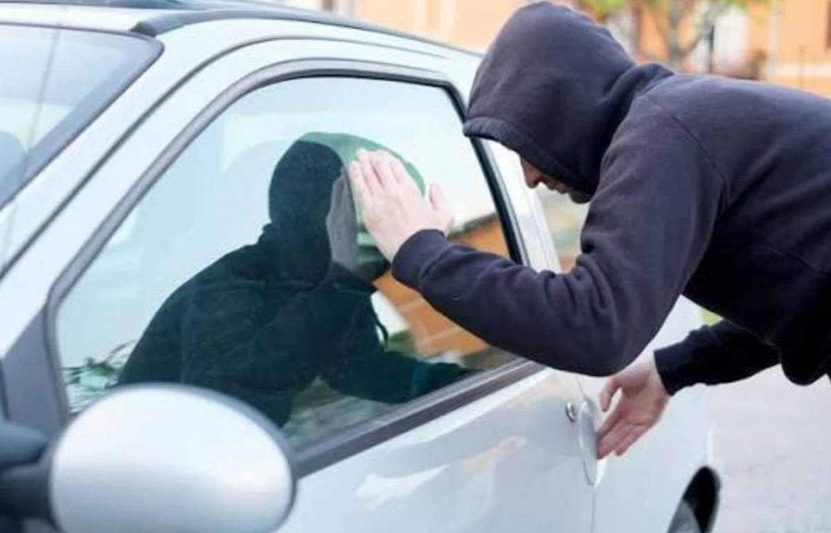 Asian Expatriate&rsquo;s Car Stolen in Minutes After He Leaves Engine Running Outside Grocery Store
