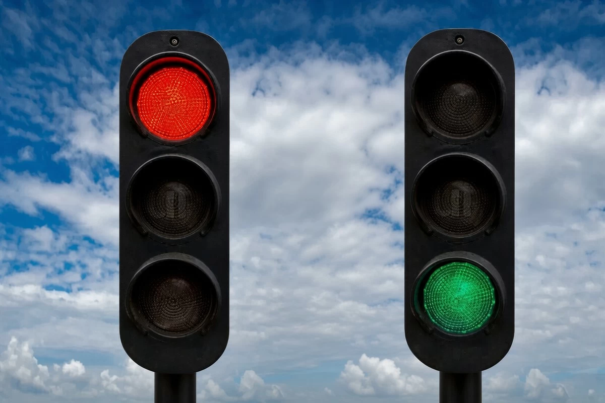 Kuwait introduces traffic light pre-alert system to improve road safety