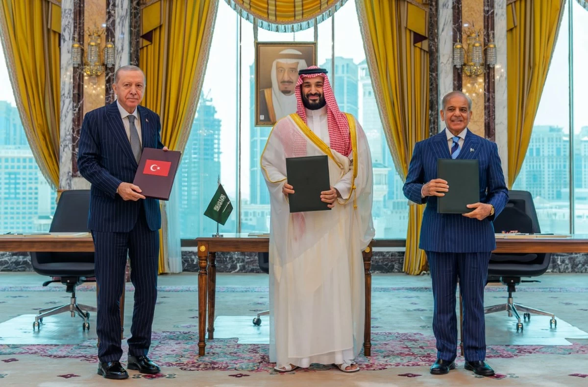 Iranian Regime attacks Saudi-Turkey-Pakistan defense pact