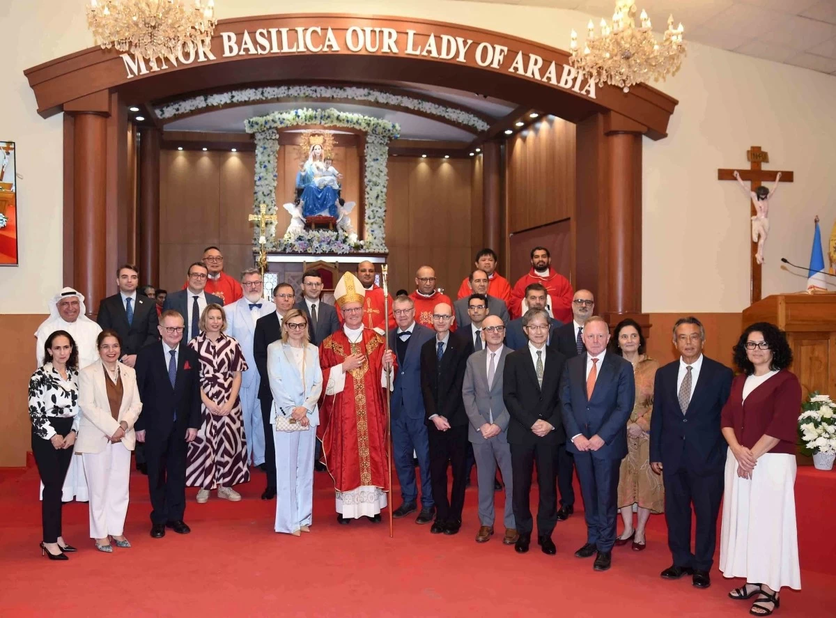 Papal Nuncio bids Kuwait farewell