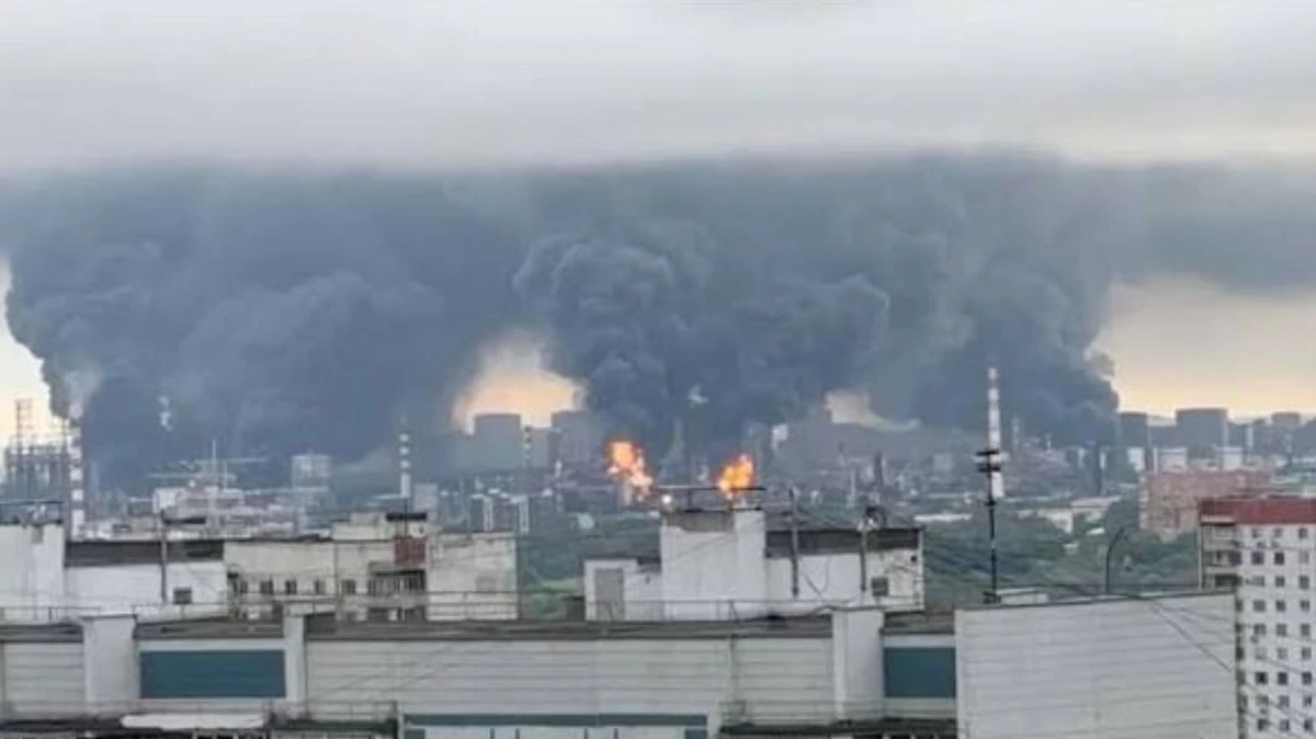 Moscow Rocked by Massive Overnight Drone Attack, 620 Drones Reportedly Involved
