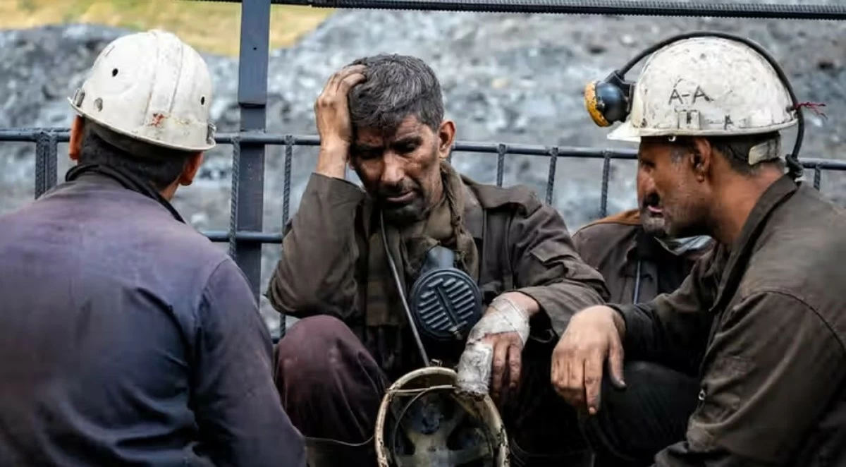 Iranian Families Struggle to Afford Basics as Sanctions Bite, But Iranian Regime Says US Will Be Forced to Lift Sanctions, Leave Region