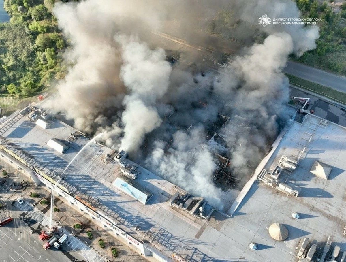 Russian attacks on Ukraine kill 2 people a day after deadly shopping mall drone strike