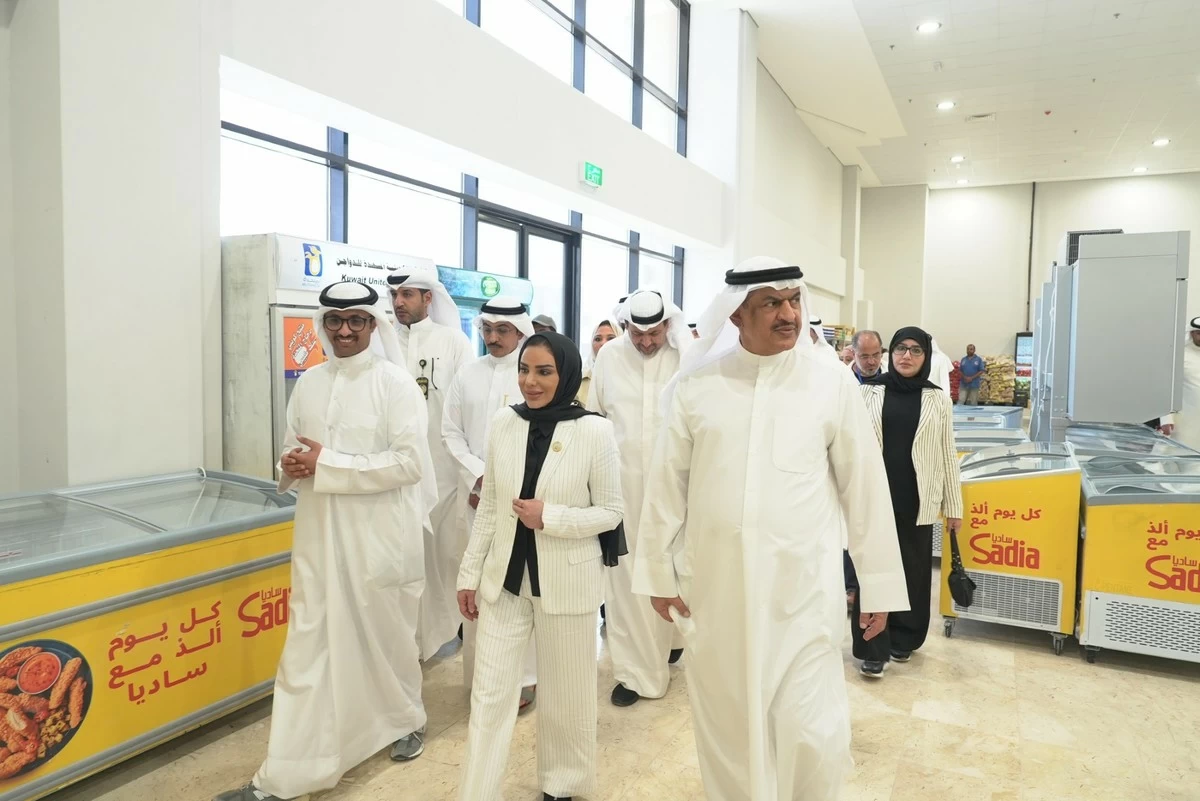 Min. Al-Huwailah, Jahra Gov. open 1st co-op in Al-Mutla&rsquo;a