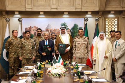 Kuwait, Pakistan sign joint defense cooperation agreement