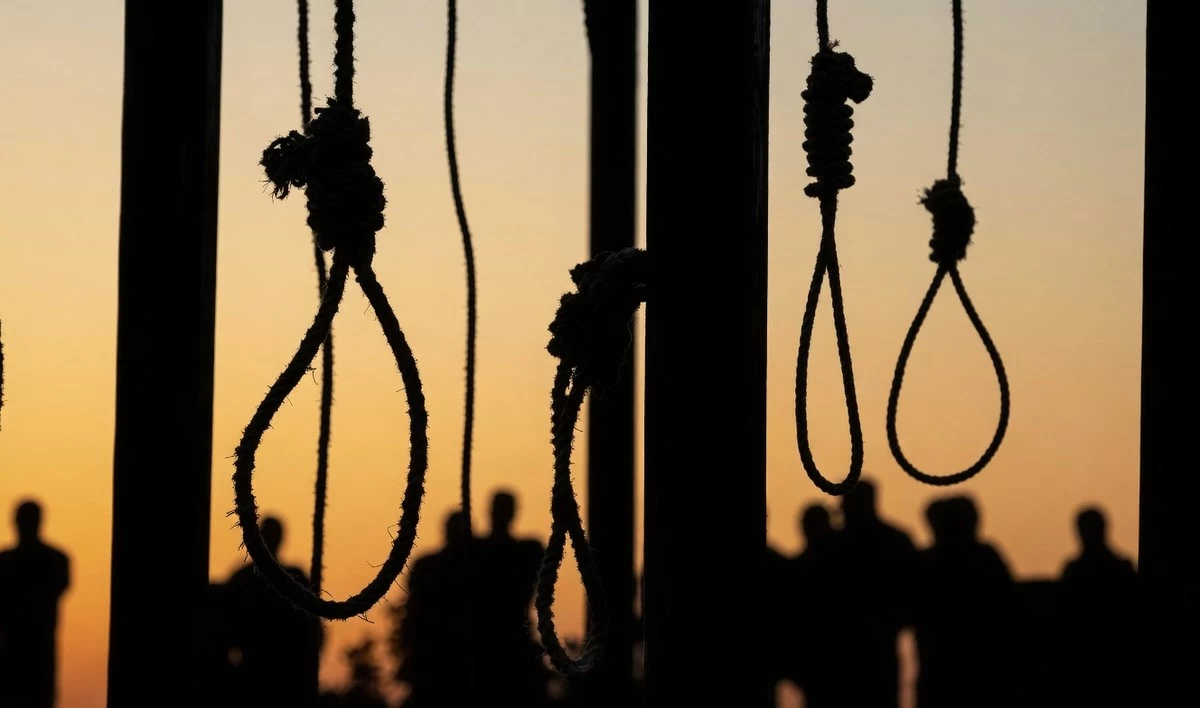 Iran to Hang 10 More Protesters Over Isfahan Protests While 6 Sentenced to Up to 25 Years in Prison
