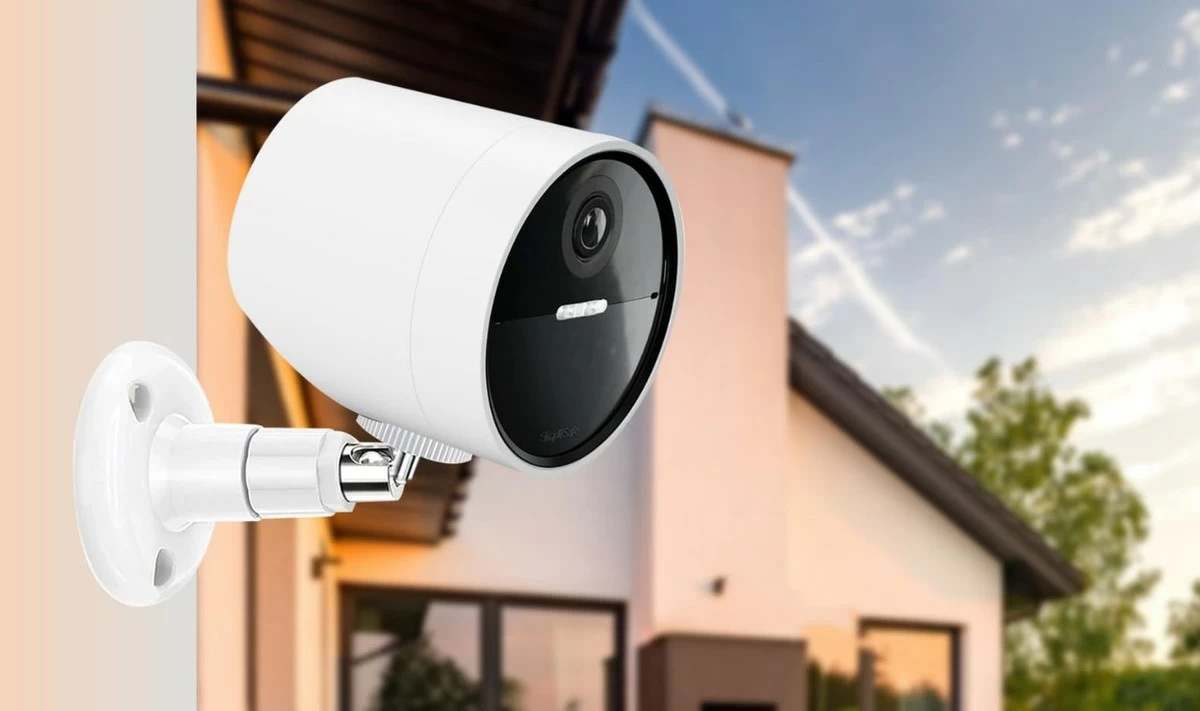 Kuwaiti Allegedly Damages Neighbor&rsquo;s CCTV Camera, Claims It Was Monitoring His Home