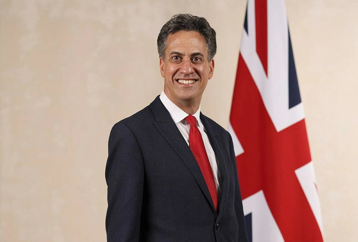 UK government bans goods from Israeli settlements in the West Bank in a toughening of its stance