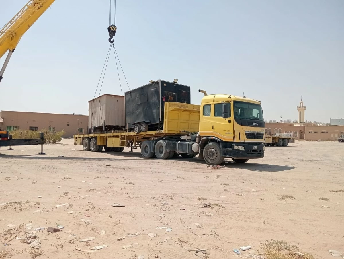 Ahmadi Municipality Cracks Down on Illegal Porta Cabins, Food Trucks and Abandoned Boat