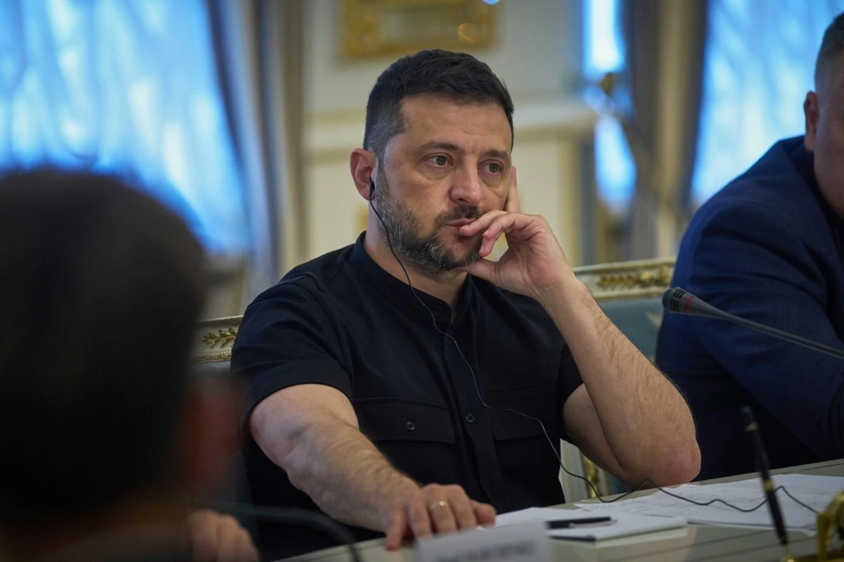 Zelenskyy&rsquo;s plane nearly hit by drone while leaving Moldova