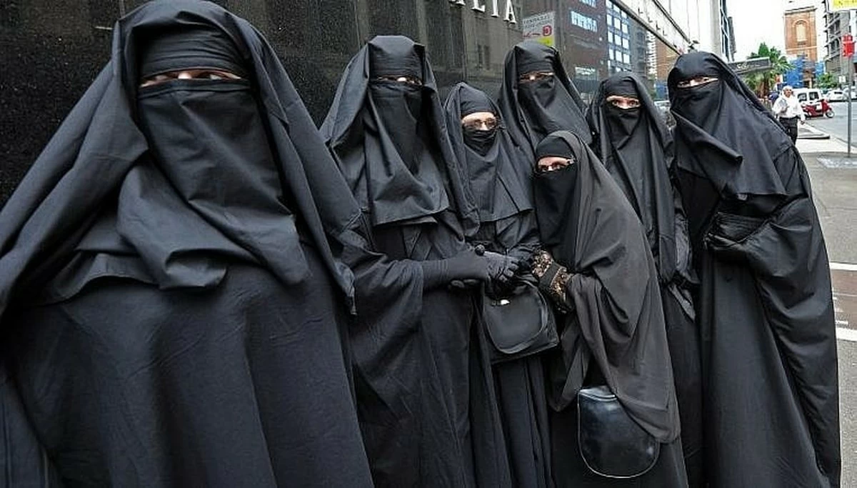 Portugal Face-Covering Ban Starts Sept 23 &mdash; Kuwait Embassy Warns Travelers