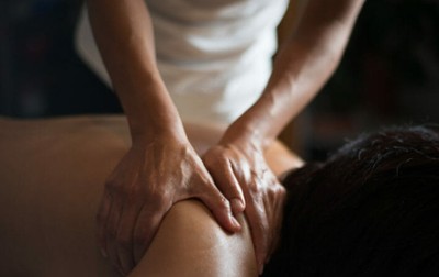 Kuwait Massage Parlor Prostitutionsring: 13 Expats Gets 5 Years ...