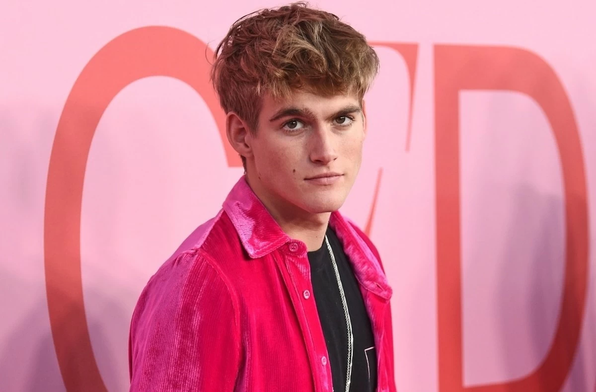 Presley Gerber, son of Cindy Crawford, dies at 27, family representative says