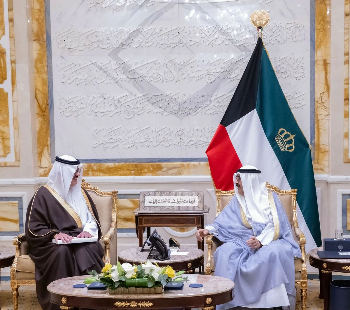 Kuwait Amir receives Saudi King&rsquo;s invitation to GCC-EU summit